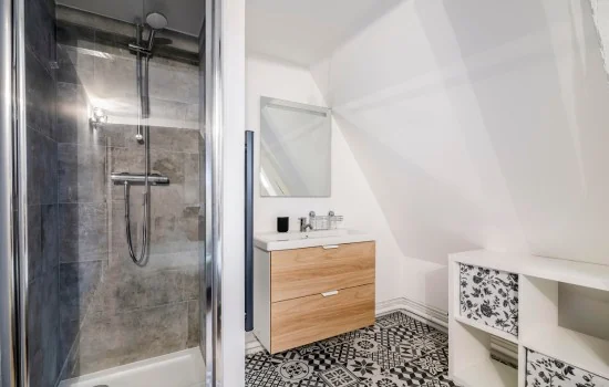 Projet 2 par Edilos avec un profil équilibré, rendement net de 5,39 %, localisation à Marseille, budget total de 232 122 €, et un excédent de trésorerie de 202 € par an - 2