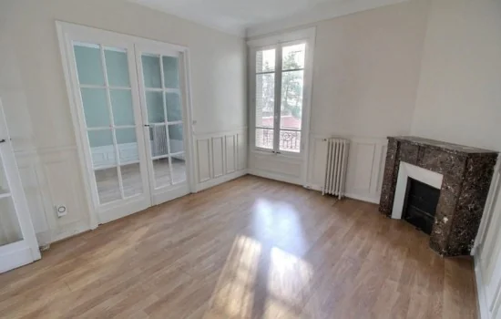 Projet 3 par Edilos avec un profil prudent, rendement net de 5,40 %, localisation à Troyes, budget total de 151 675 €, et un excédent de trésorerie de 621 € par an - 1